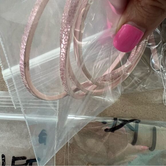 Over 10 bundles of Assorted Jewelry Making Supplies - Picture 3 of 15